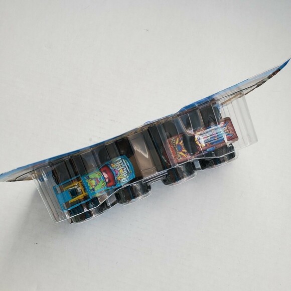 Hot Wheels Monster Trucks 2020 Raijyu vs Koumori Demolition Doubles 2 Pack 1:64 - Picture 3 of 8